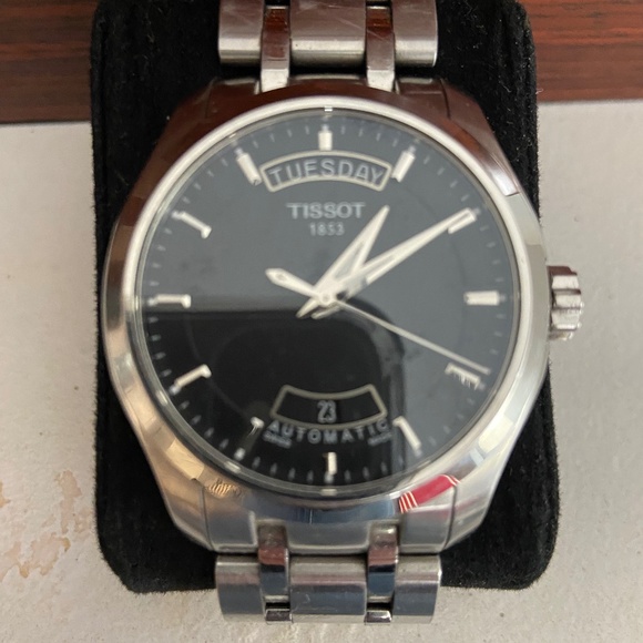 TISSOT MENS COUTURIER T035407 A